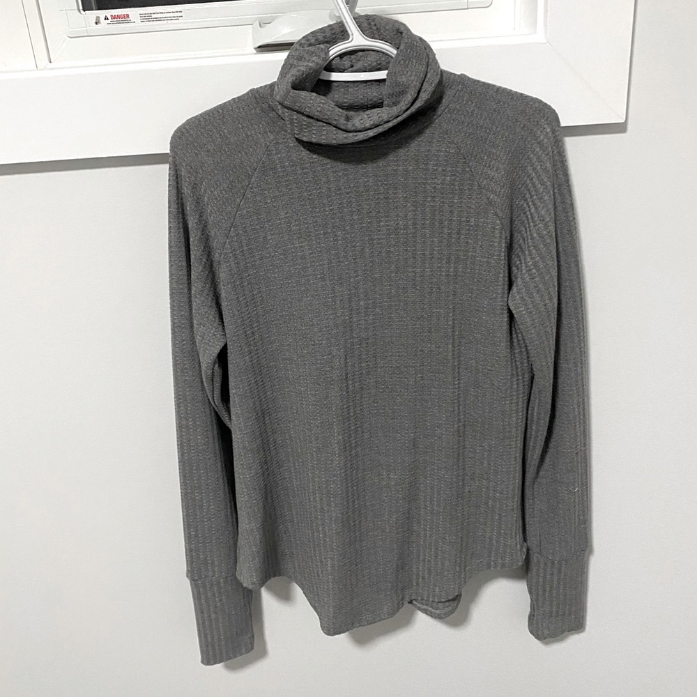 NWT Chaser Turtleneck Thermal Raglan Grey Revolve - Picture 5 of 11